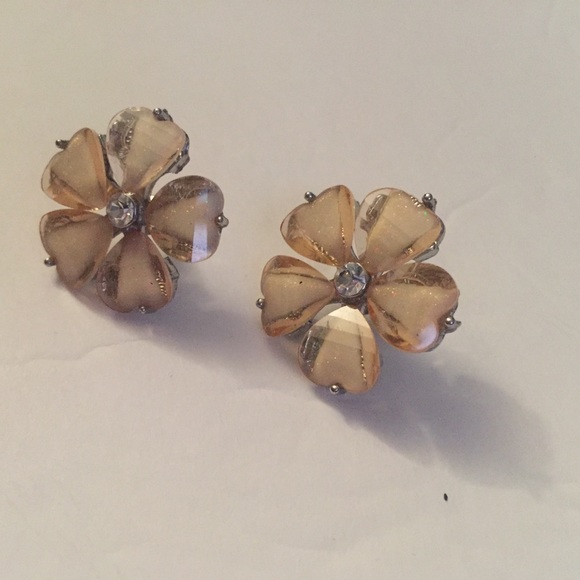 Jewelry - Shimmering Flower Stud Earrings